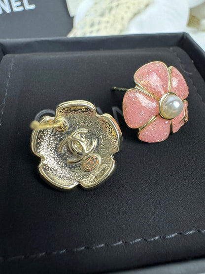 [Shinejoy]26C Pink Camellia Pearl Enamel Stud Earrings