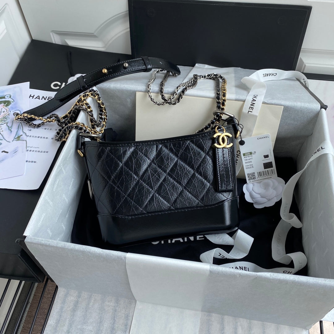 CC GABRIELLE MINI 20 HOBO BAG IN BLACK CALFSKIN