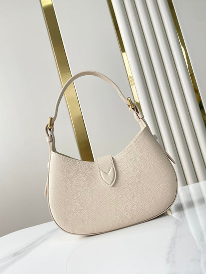 LOW KEY SHOULDER BAG 26 IN QUARTZ GRAINED CALFSKIN GOLD BUCKLE