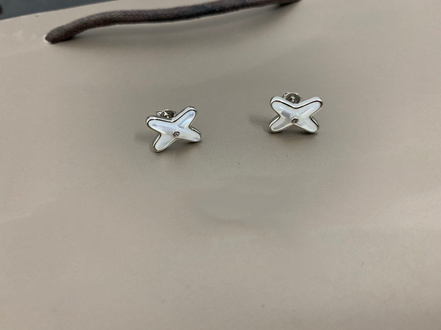 [Shinejoy]JEUX DE WHITE MOP SILVER DIAMOND EARRINGS