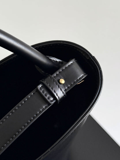 BOTTEGA VENETA 25S MEDIUM LIBERTA 22 IN BLACK CALFSKIN GOLD HARDWARE