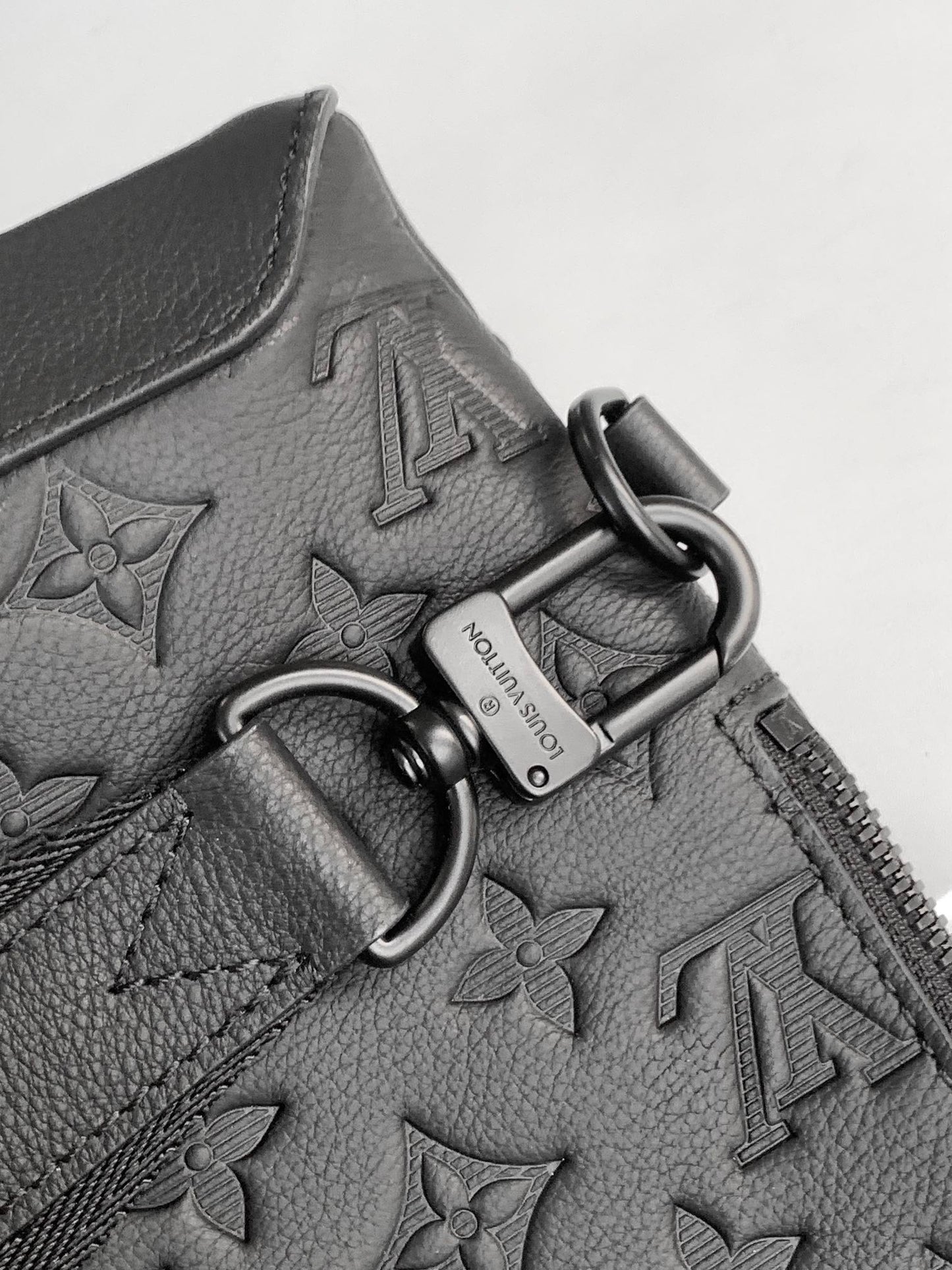 DUO CROSSBAG BAG 42 IN BLACK EMBOSSED CALFSKIN