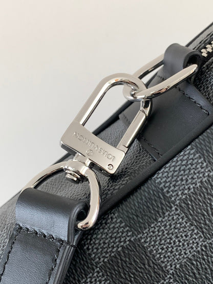 PORTE- DOCUMENTS VOYAGE NM HANDBAG 36 IN BLACK DAMIER GRAPHITE CANVAS