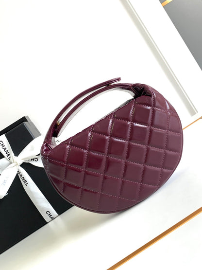 CC 16 MINI POUCH IN DARK RED WINE GRAINED CALFSKIN AND GOLD METAL